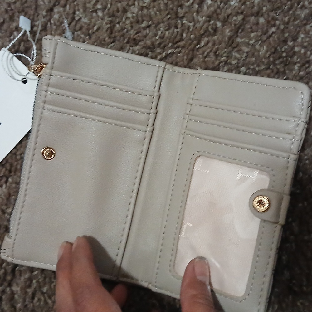 NWT Halston Quilted Cream Mini Wallet - Picture 6 of 12